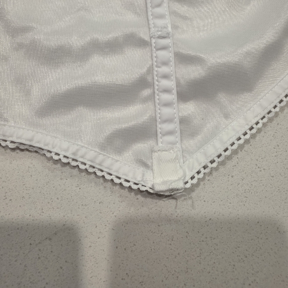 Goddess White Longline Bra - Picture 4 of 7